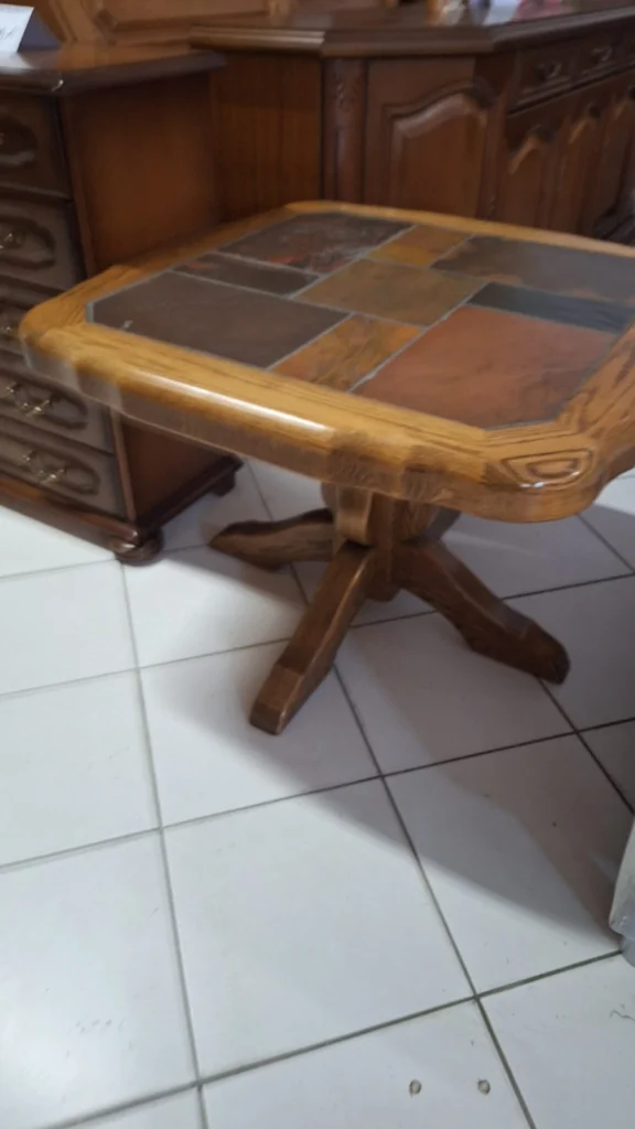 Konečni stolek dubový