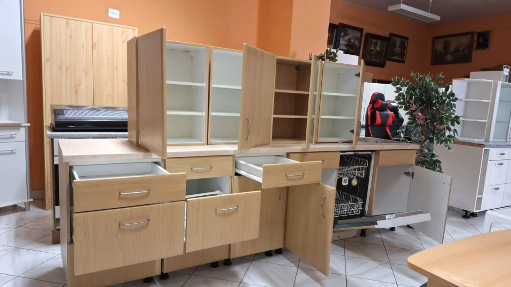 Bytelná kuchyňská linka - foto 6