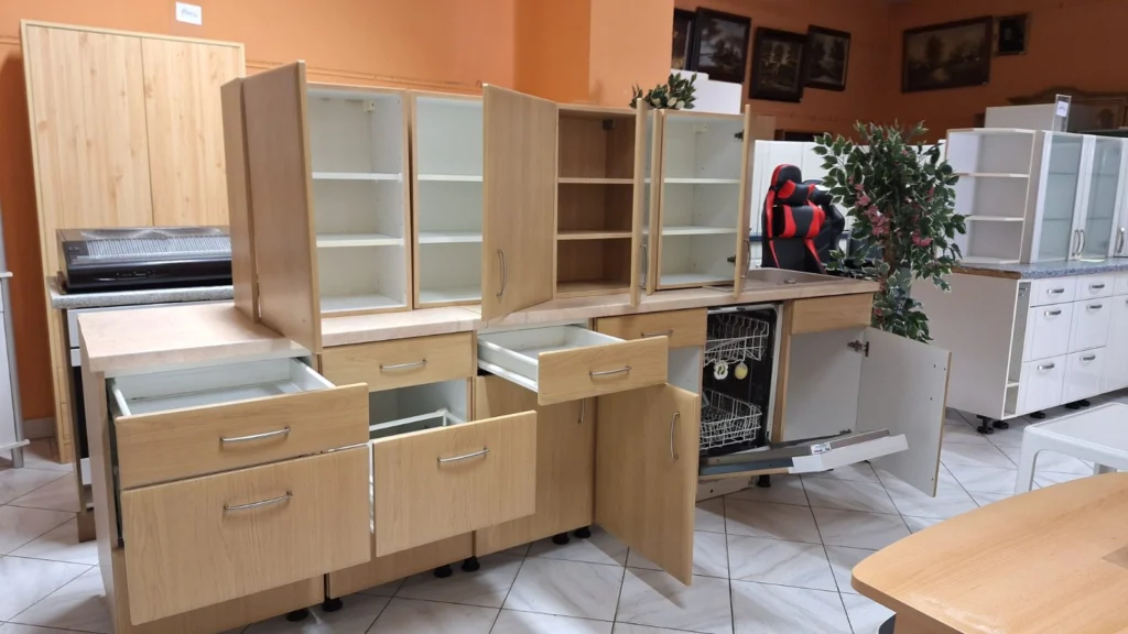 Bytelná kuchyňská linka - foto 7