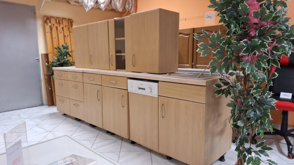 Bytelná kuchyňská linka - foto 9